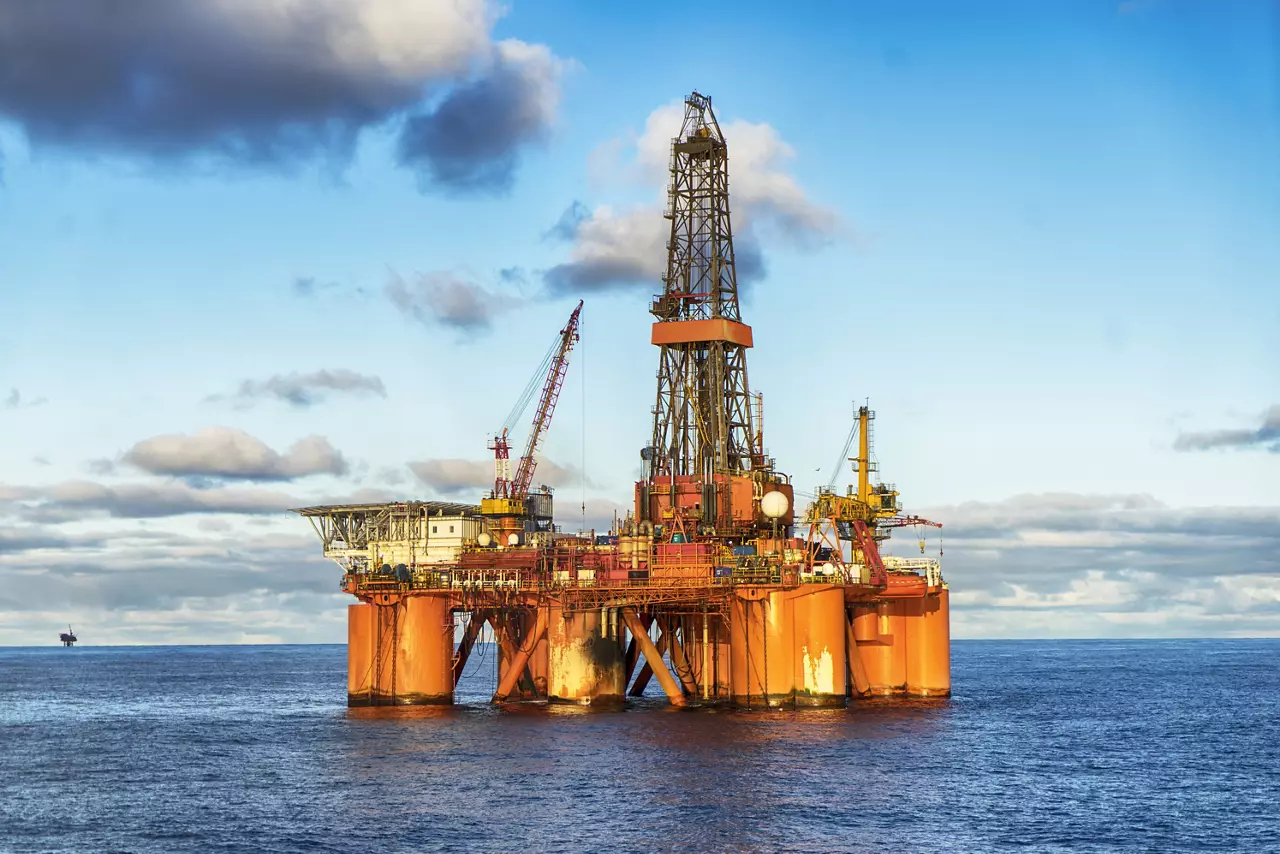 Plate-forme pétrolière en mer