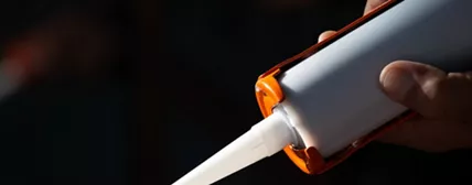 Emulsionspolymerisation für Klebstoffe